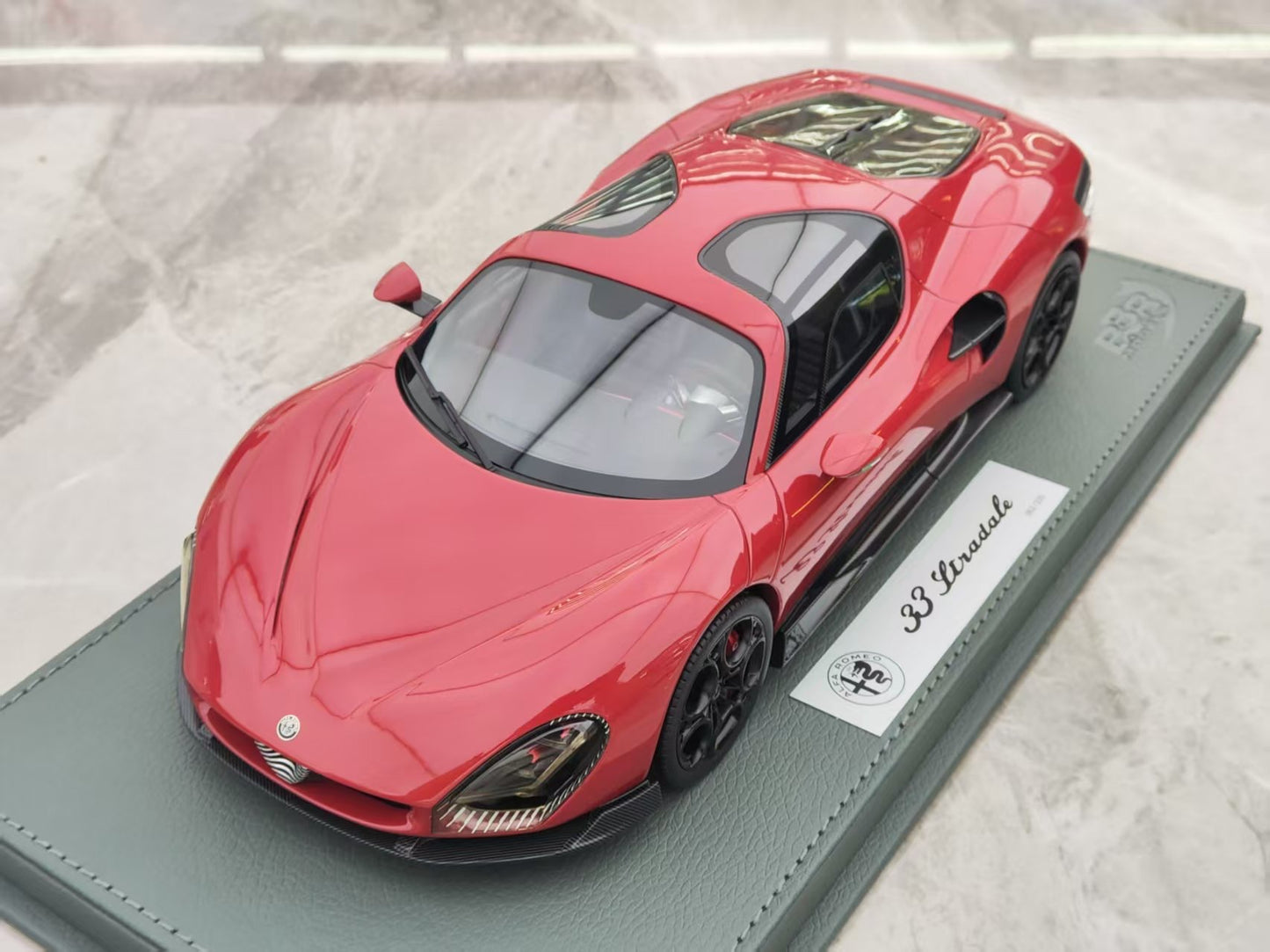 BBR 1/18 Alfa Romeo 33 Stradale leather base red and black wheels car model P18264B
