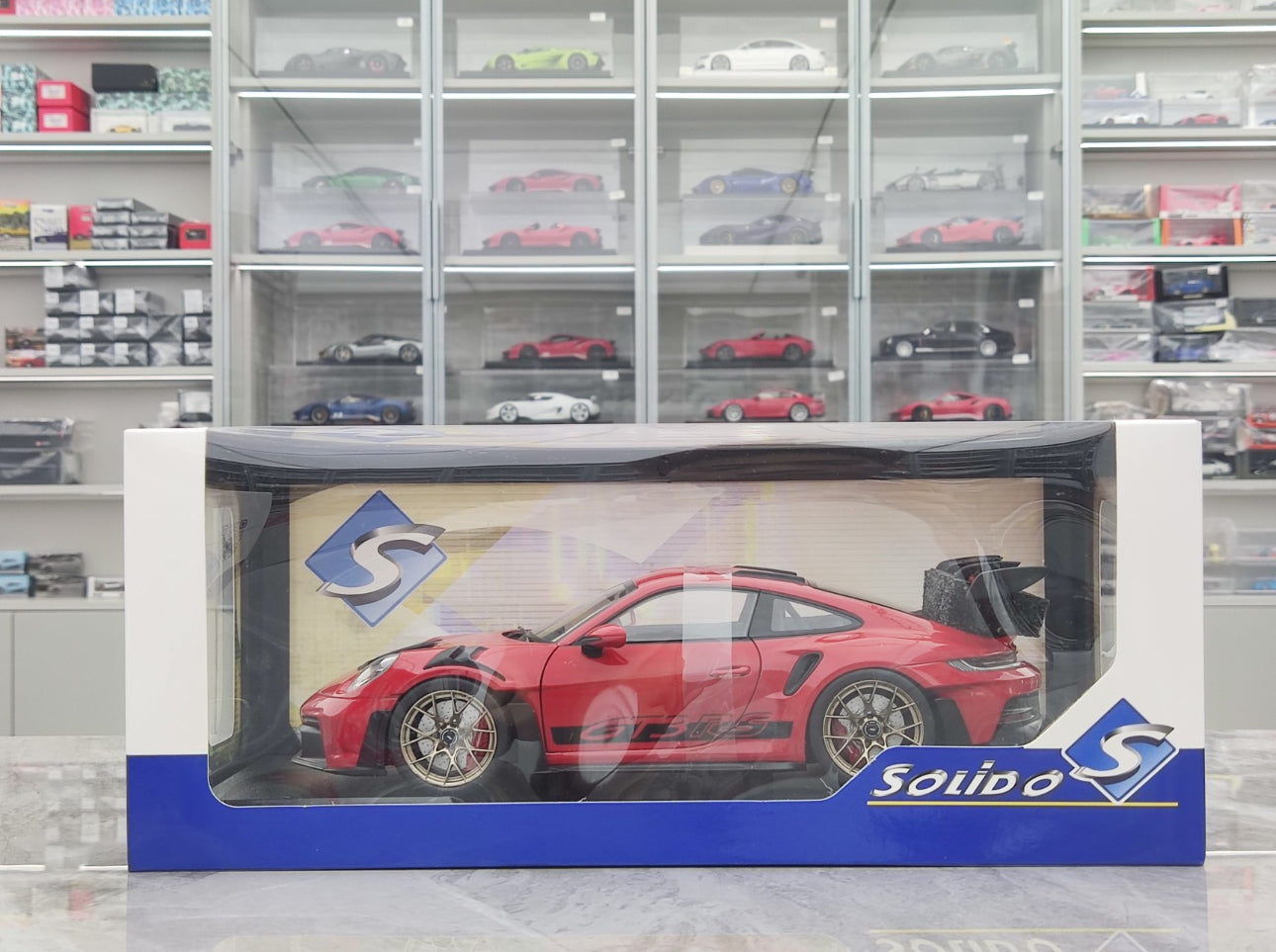 Solido 1/18 Porsche 911 GT3RS Red Simulated Car Model S1812101