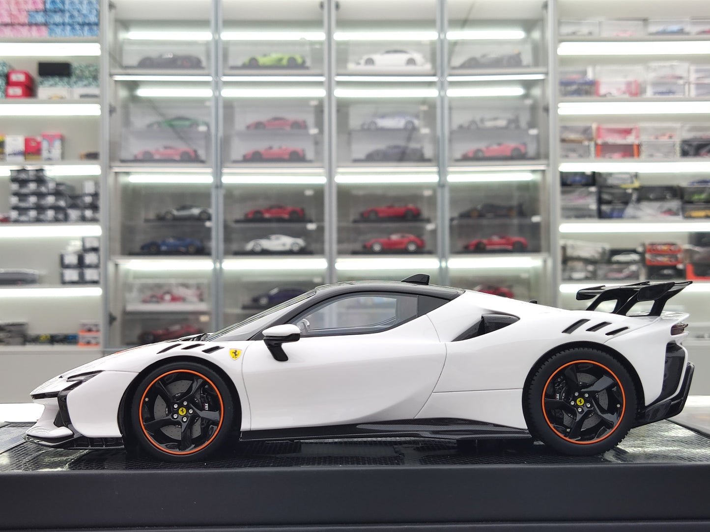 UB 1/18 Ferrari SF90XX White Resin Car Model JS-UB002