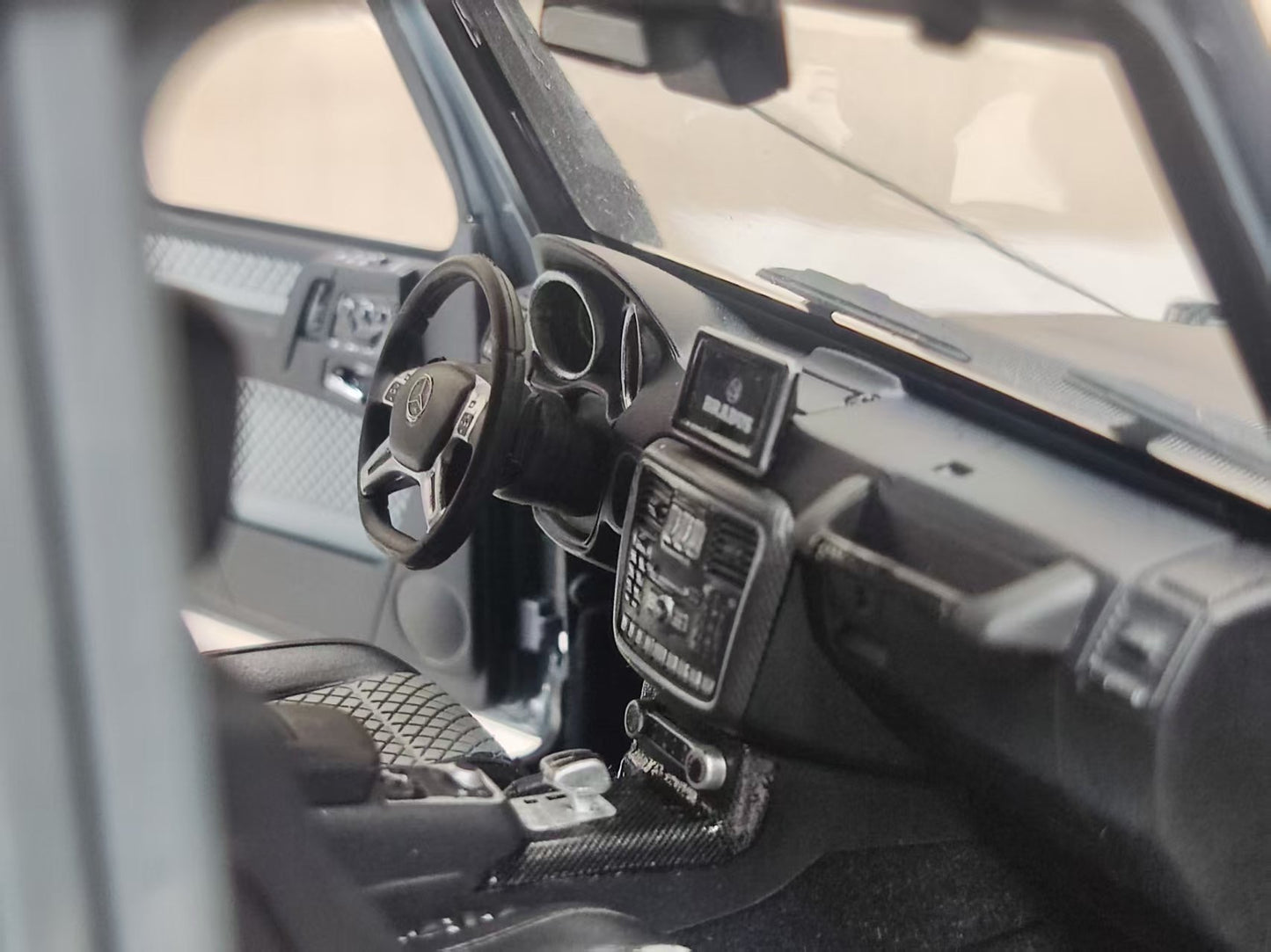 Almost Real 1:18 Brabus 4x4 – Metallic Grey (AR028)