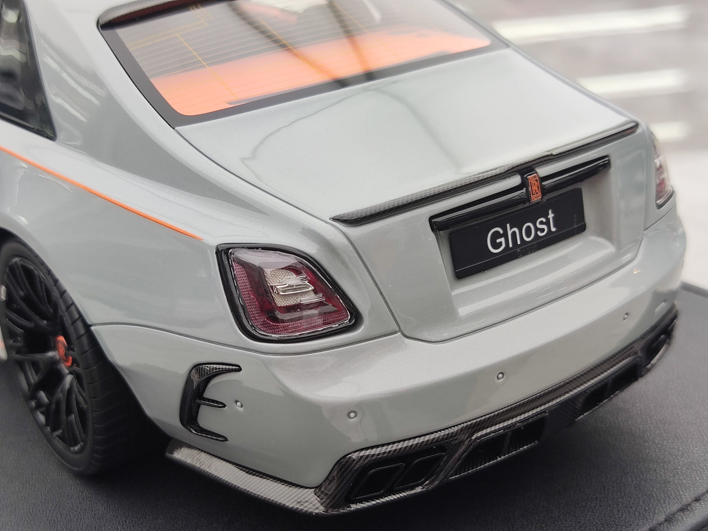 VMB 1/18 Rolls-Royce Ghost Grey Carbon Hood Resin Model JS-VMB003