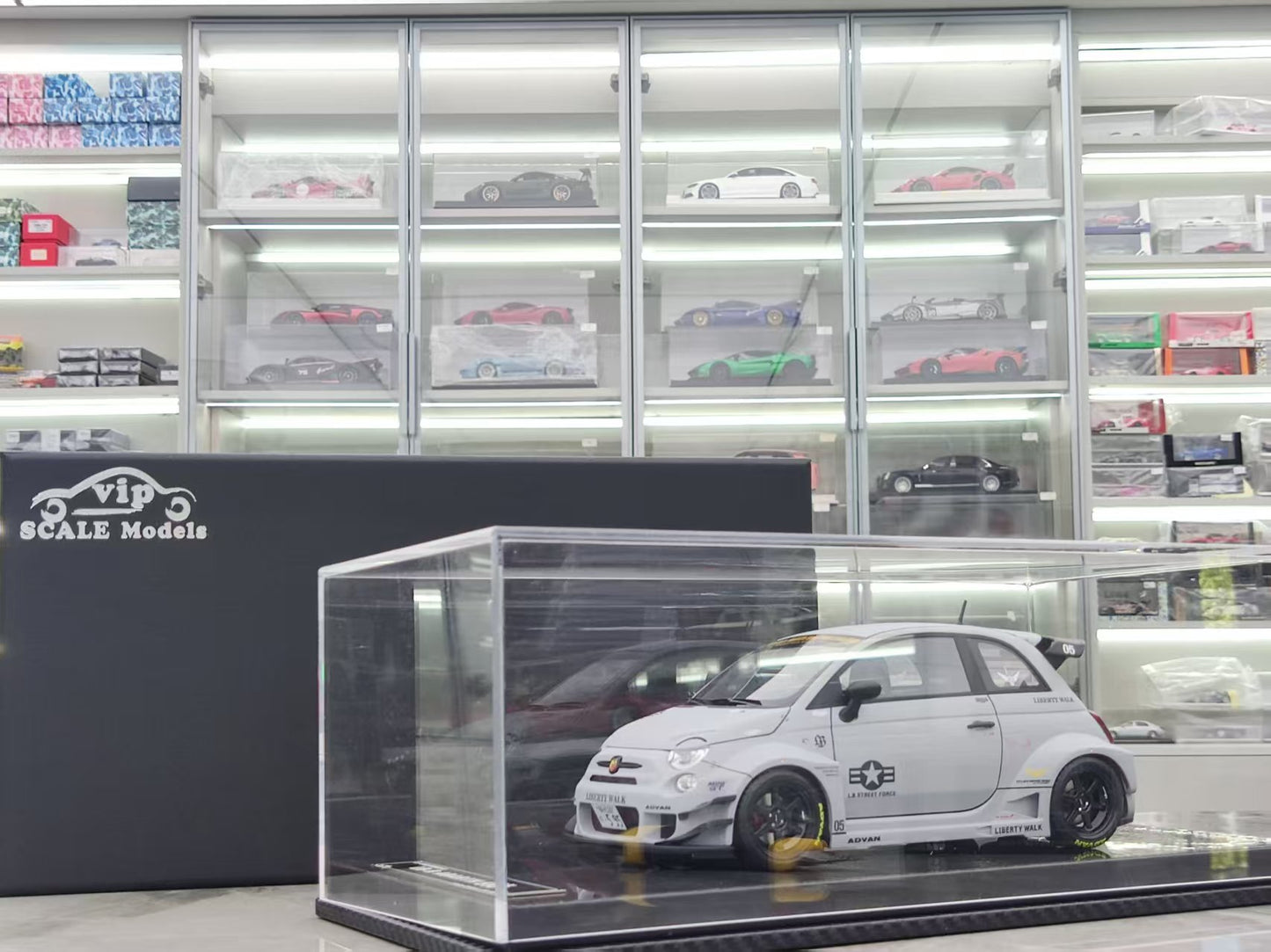 VIP 1/18 Abbas 595 Combat Gray VIP180