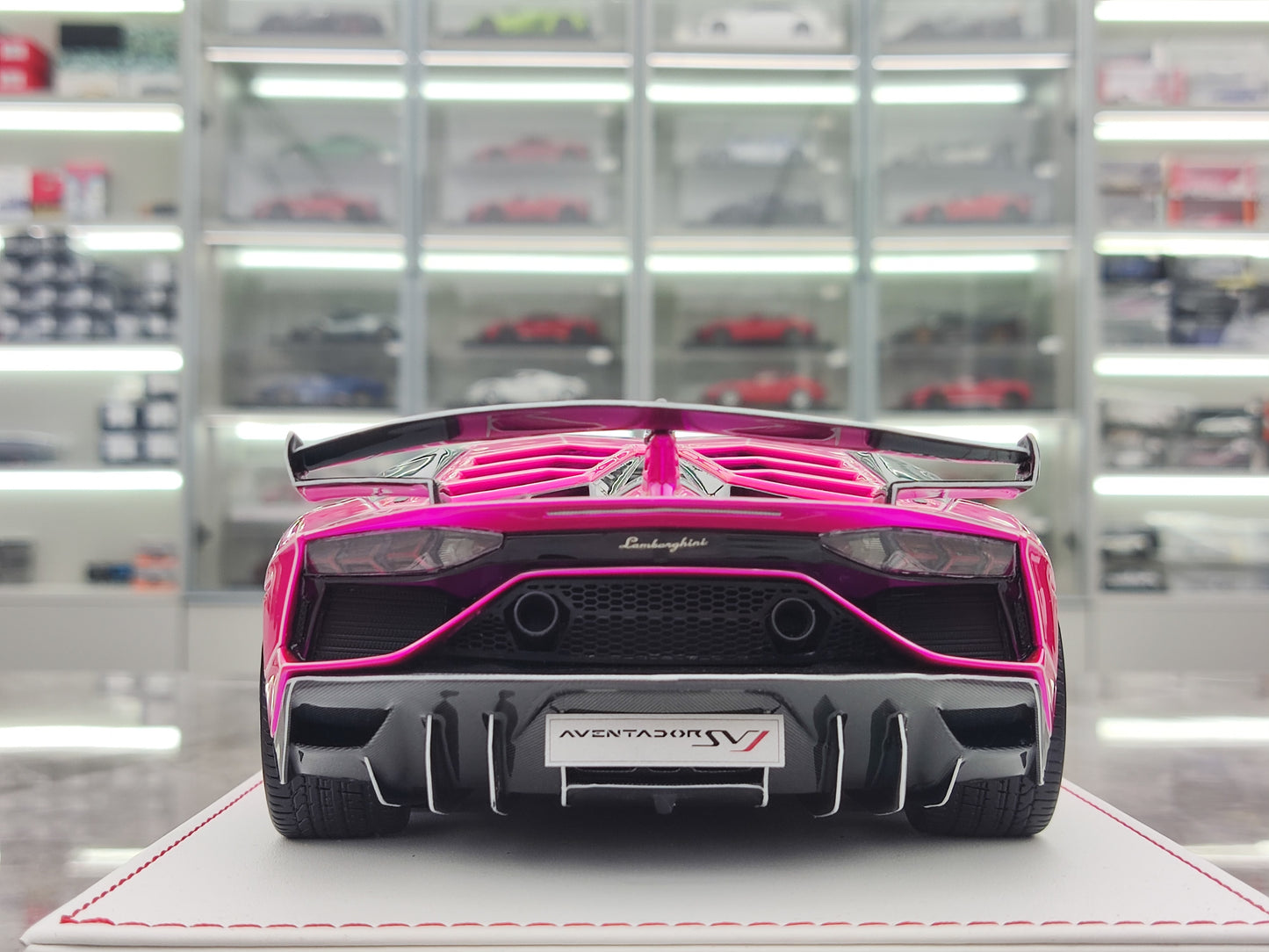 CE 1/18 Lamborghini SVJ Fluorescent Resin Car Model JS-CE004