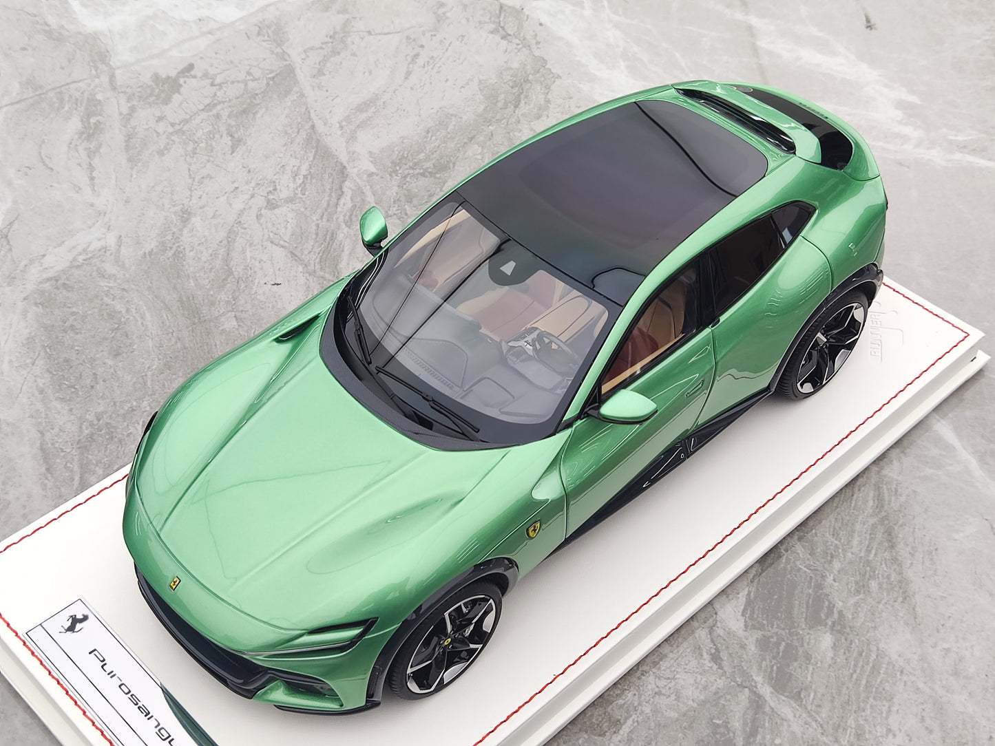 RUNNER 1/18 Ferrari Purosangue Simulation Model Car Ornaments