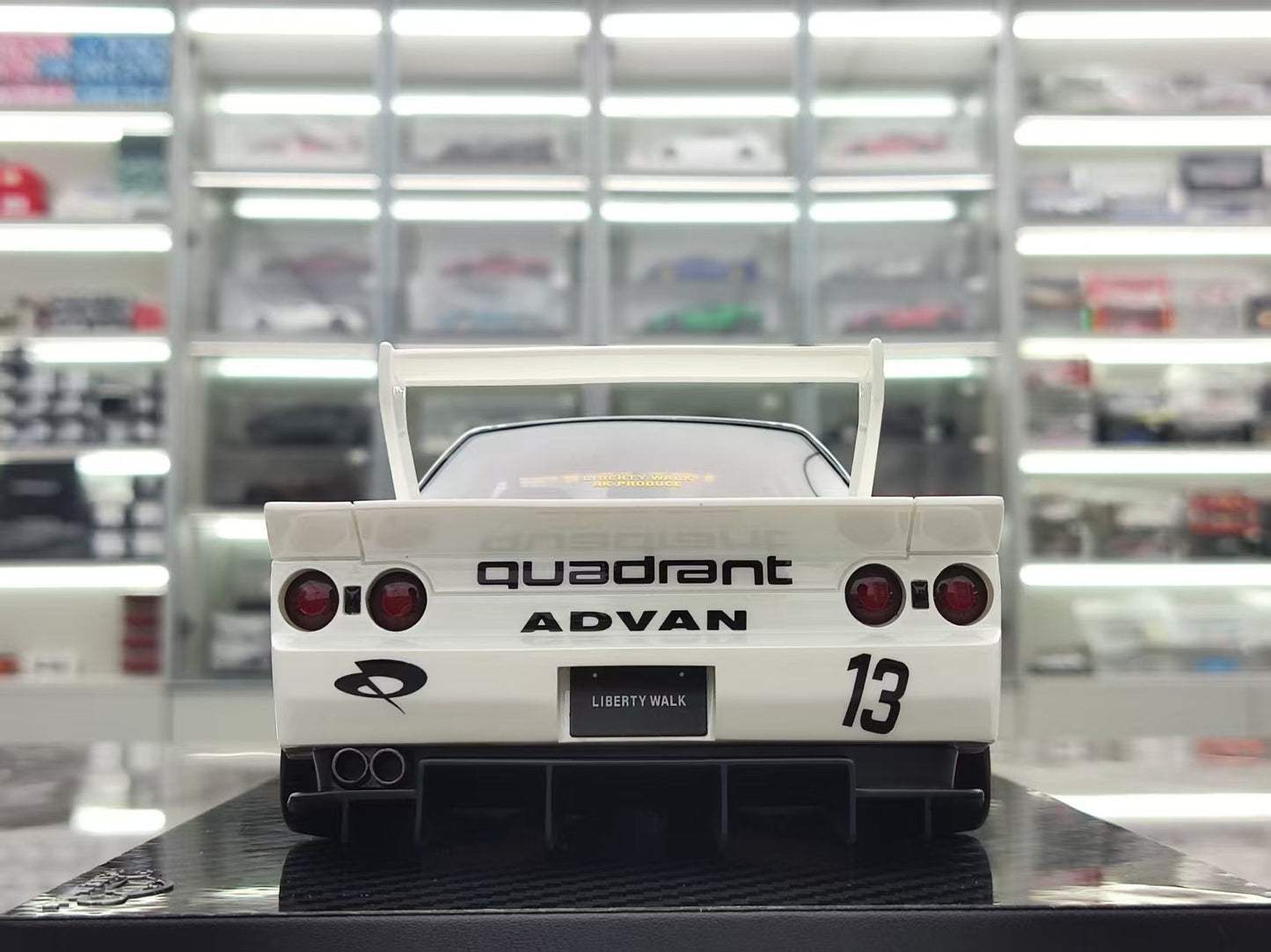 VIP 1/18 Nissan LB-R32 SKYLINE White Paint Resin Car Model VIP174