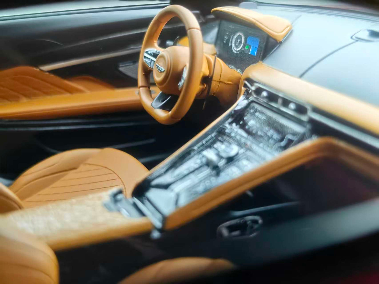 GT Spirit 1/18 ASTON MARTIN DB12 HYPER RED GT936