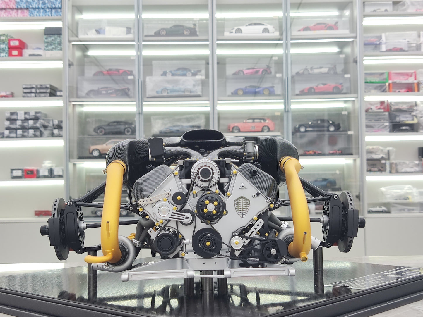 FRONTIART 1/6 Koenigsegg ONE:1 Engine Gold FA20221123-1