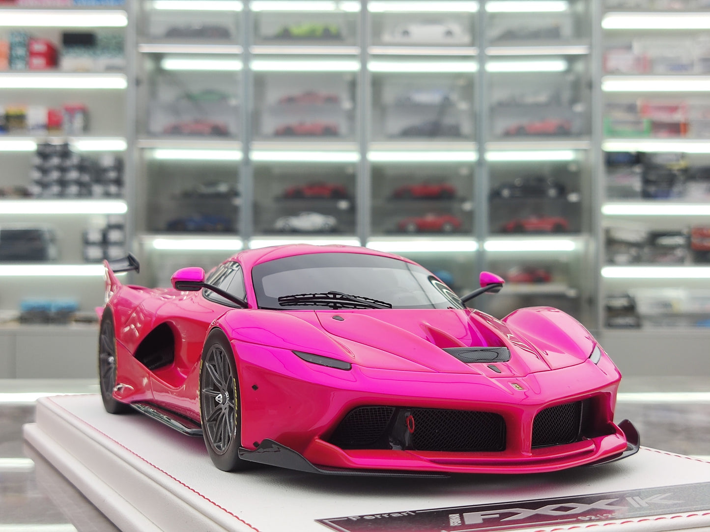 CE 1/18 Ferrari FXXK Electric Pink Simulation Car Model JS-CE011