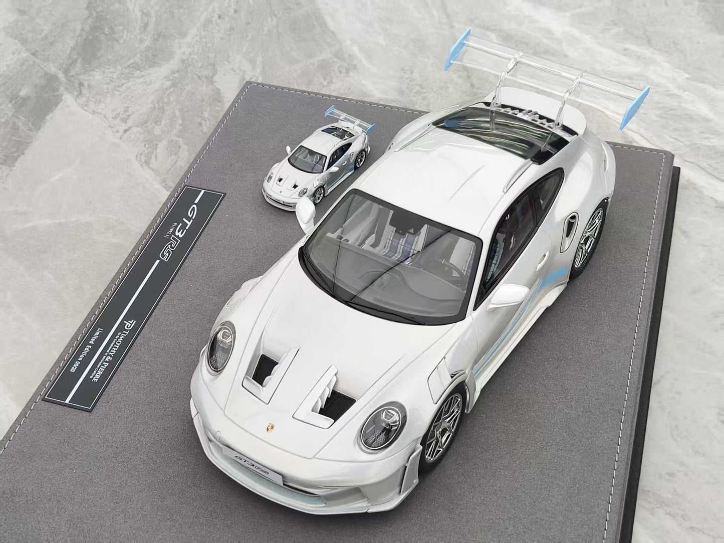 TIMOTHY&PIERRE 1/18 Porsche 911 GT3 RS Sonderwunsch Colorful White/Blue TP187