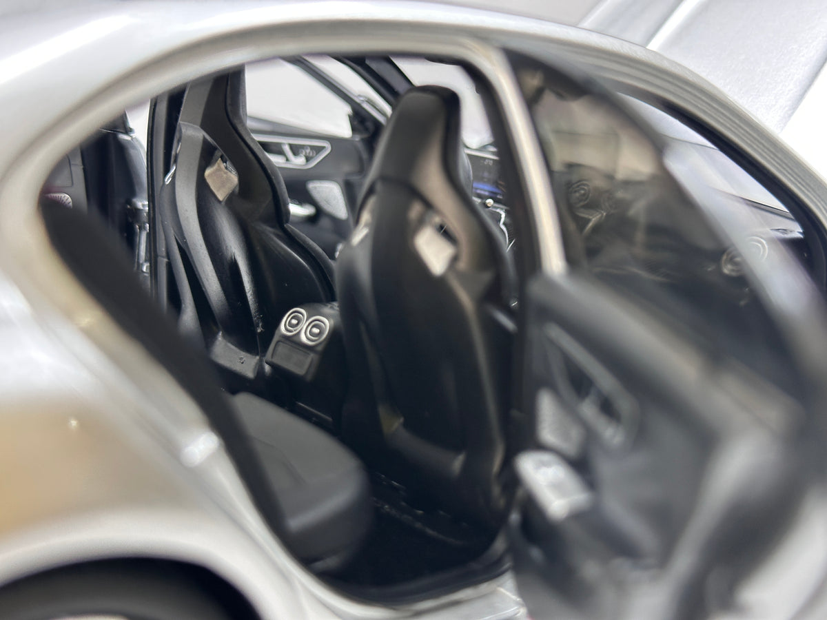 NZG 1/18 Mercedes-AMG C63 S E Performance – Tech Silver (111200055)