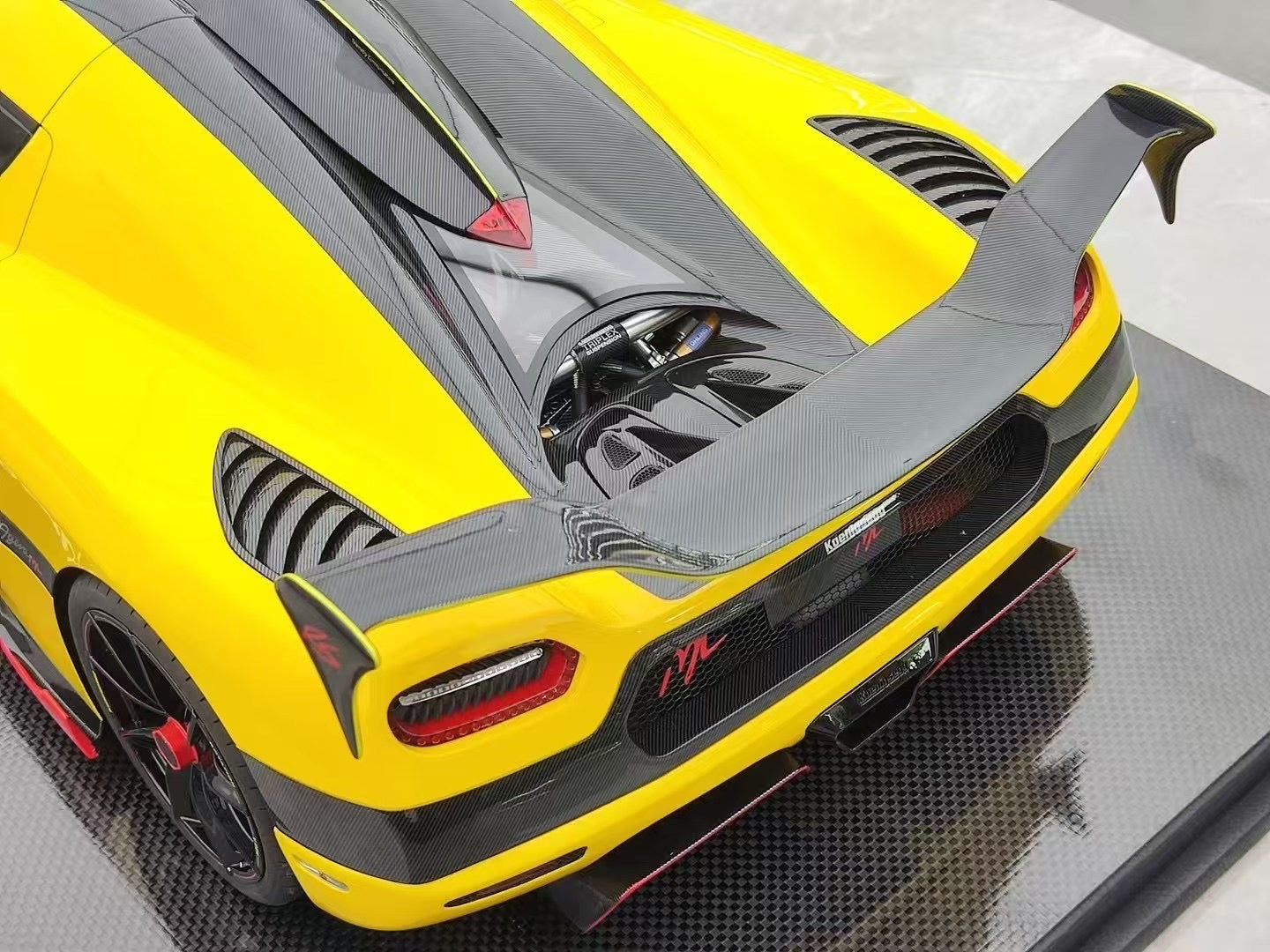 FRONTIART 1/8 Koenigsegg Agera ML Locke Yellow FA172