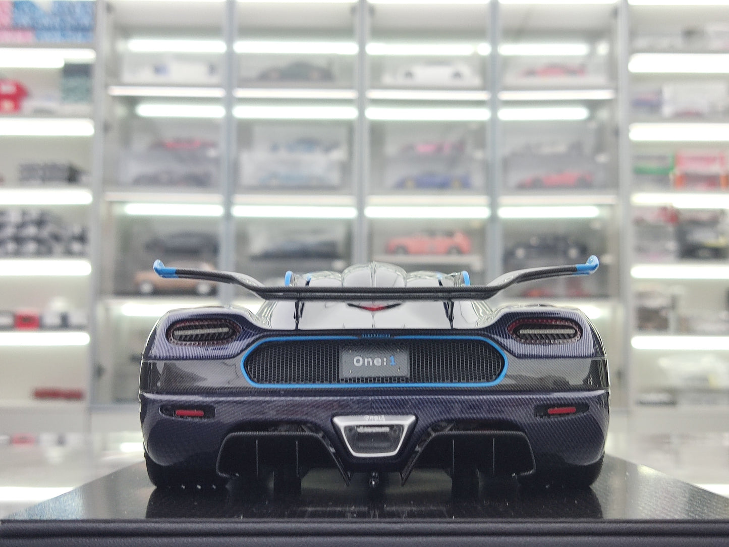 FRONTIART 1/18 Koenigsegg ONE:1 Carbon Blue FA047