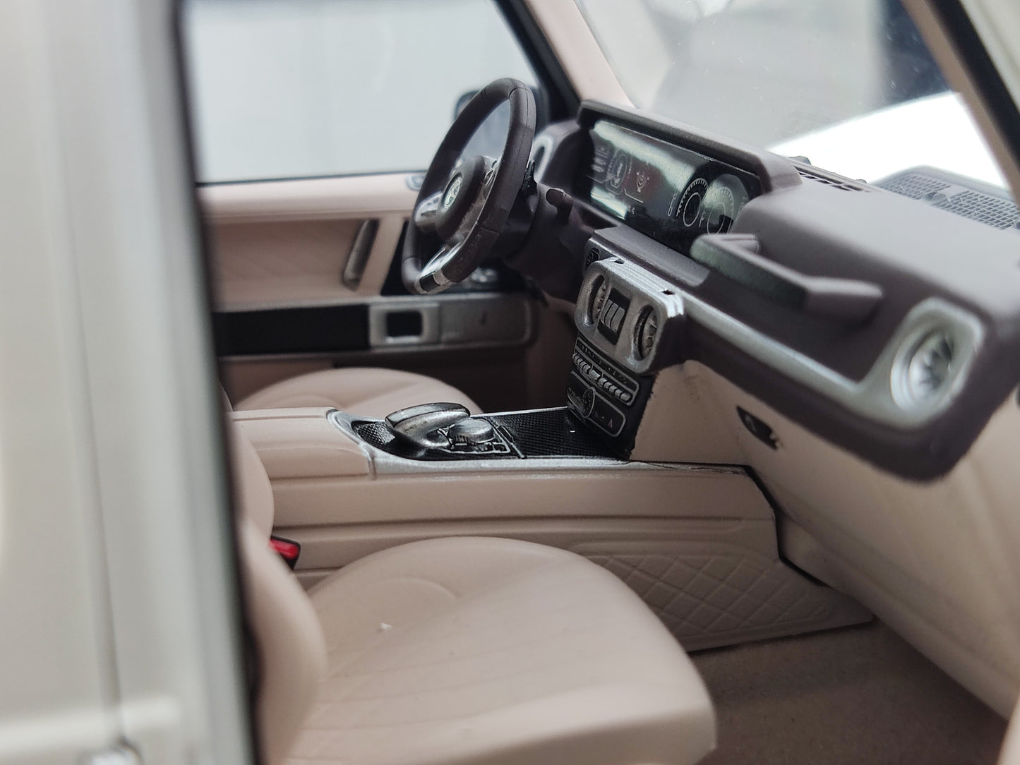 AUTO Art 1/18 Mercedes-Benz AMG G63 2019 Metala Blanka Simulada Modelaŭto 76356