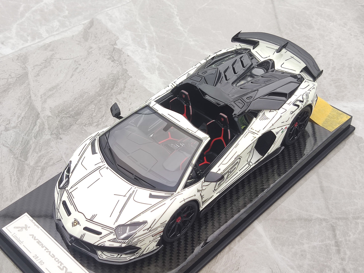 RUNNER 1/18 Lamborghini SVJ Luminous Model Car Collectible JM-RNR039