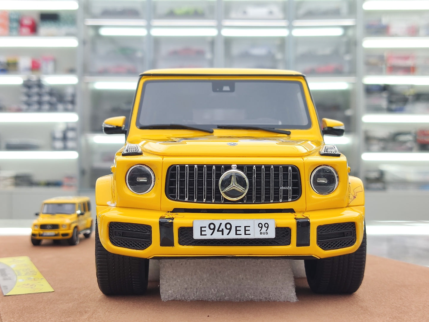 VIP 1/18 Mercedes-Benz G63 Pikachu Set Simulated Car Model JS-VIP001