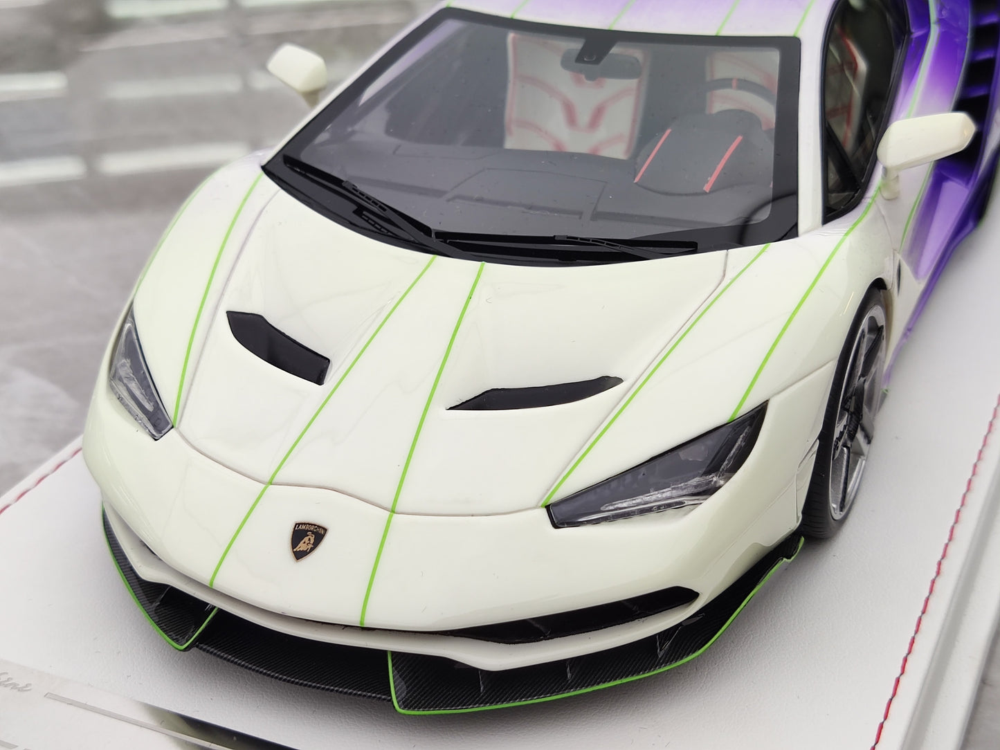 TE 1/18 Lamborghini Centenario Gradient Purple/Glow-in-the-Dark Green Resin Car Model JS-TE002