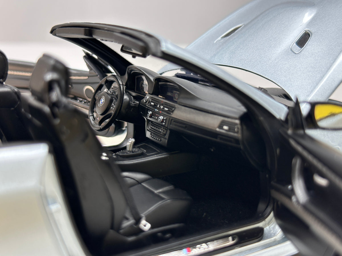 KYOSHO 1/18 BMW M3 Convertible (E93M) Silver 08738SS