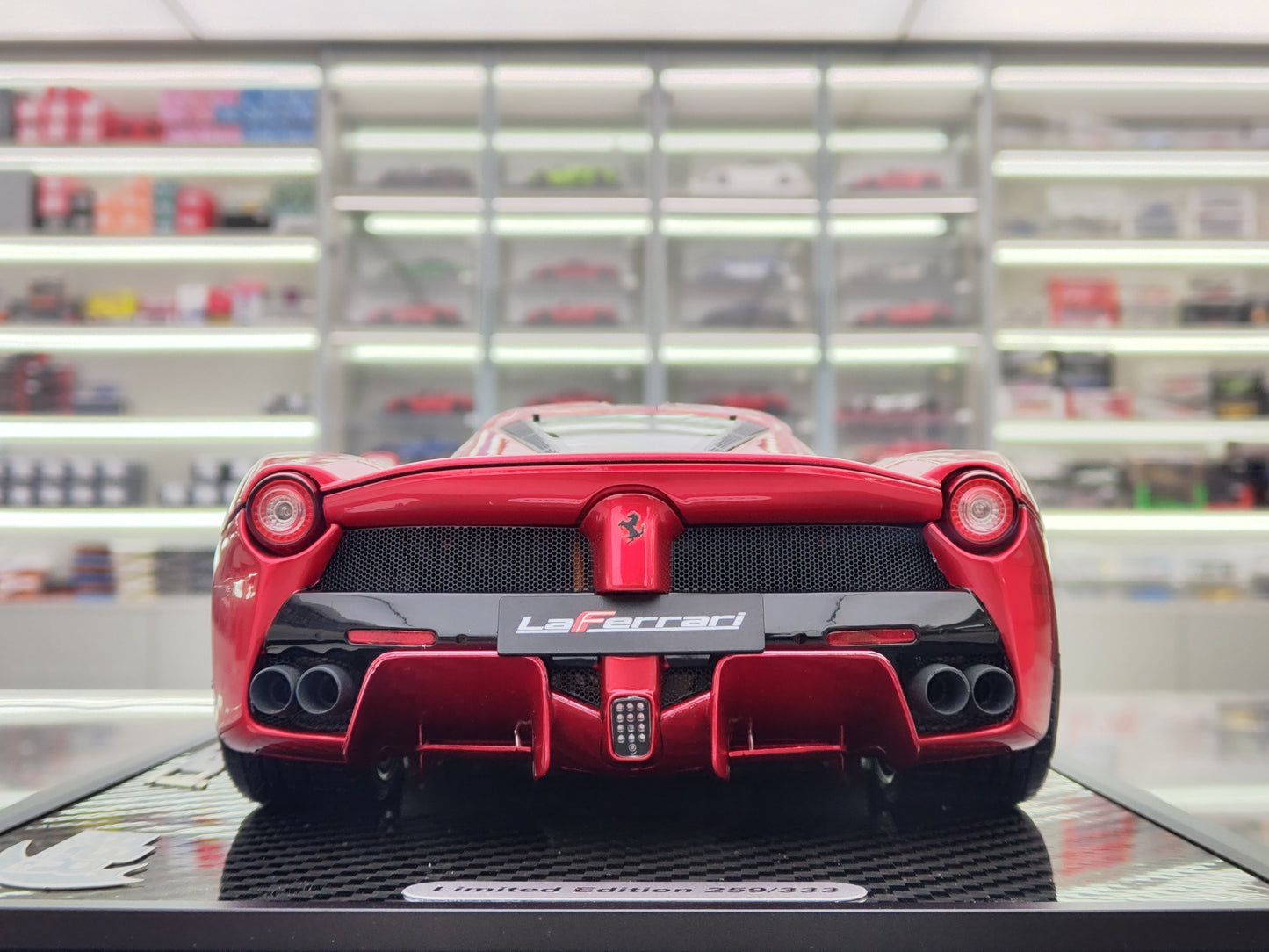 BBR 1/18 Ferrari LaFerrari Hamilton with base alloy car model BBR1822H8CH1