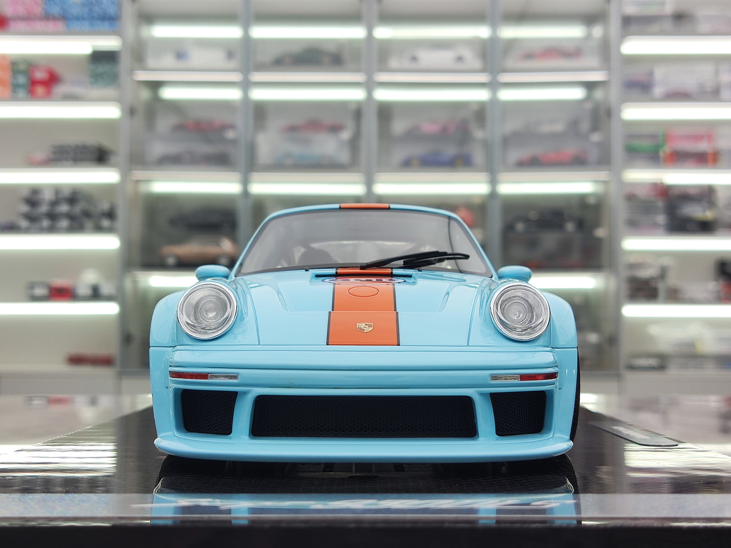 MCM 1/18 Porsche Singer DLS Turbo Carbon Base with Bay Wing and Low Wing MCM014