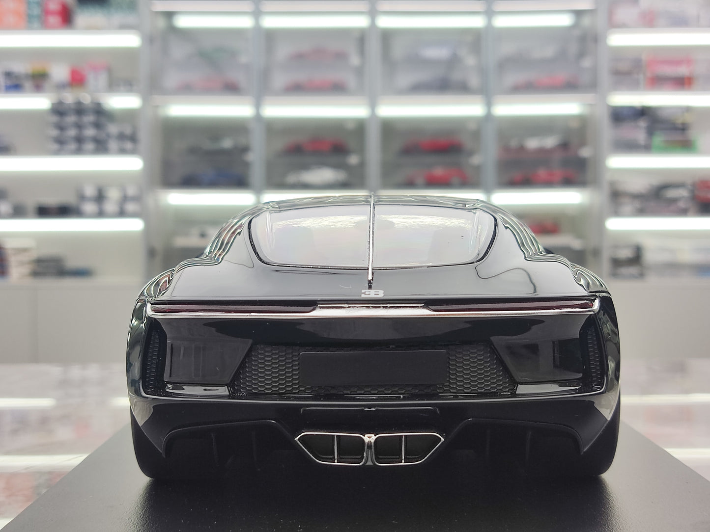 TOPSPEED 1/18 Bugatti Atlantic Concept Nocturne black simulation model car TS0456