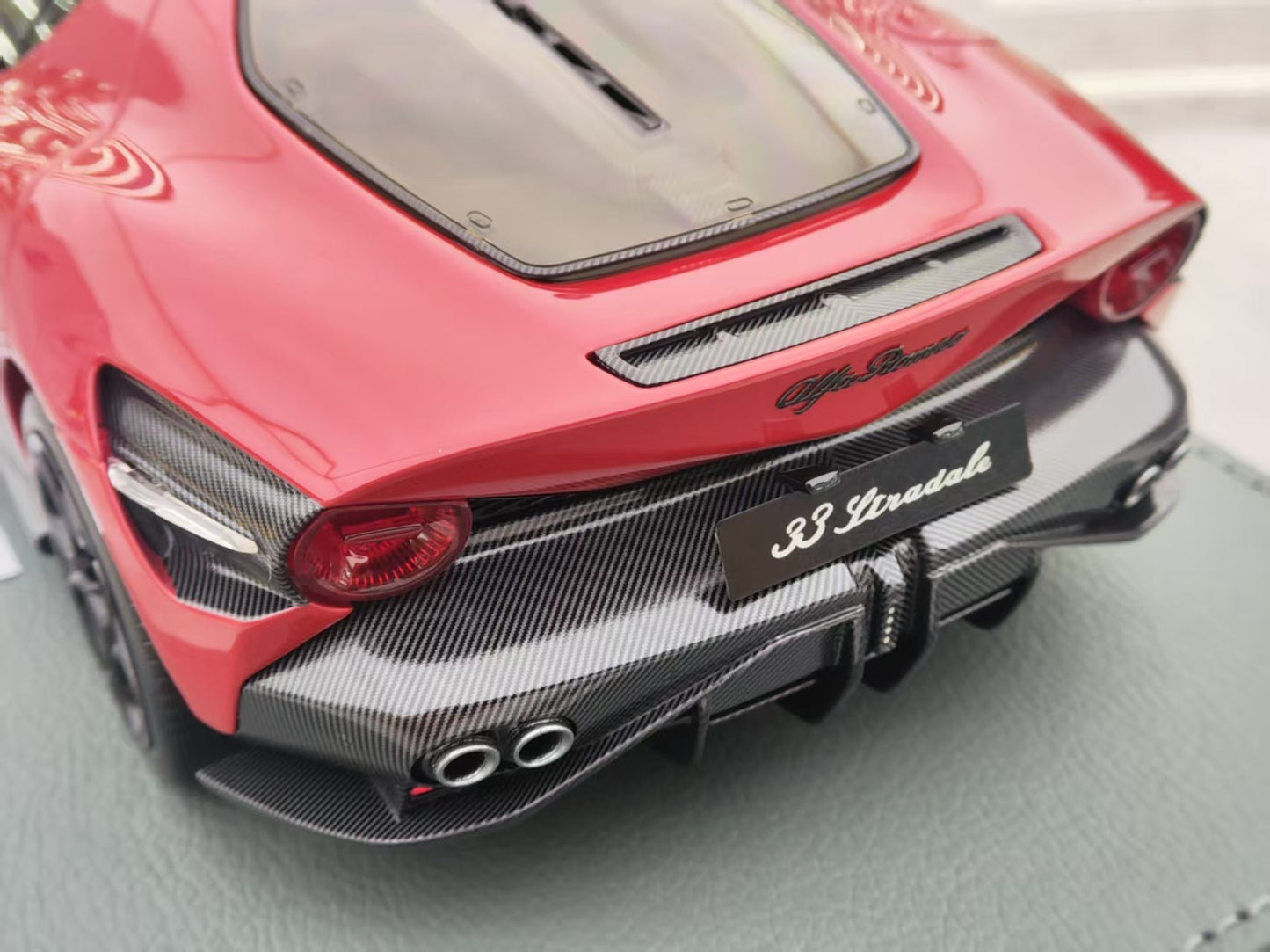 BBR 1/18 Alfa Romeo 33 Stradale leather base red and black wheels car model P18264B