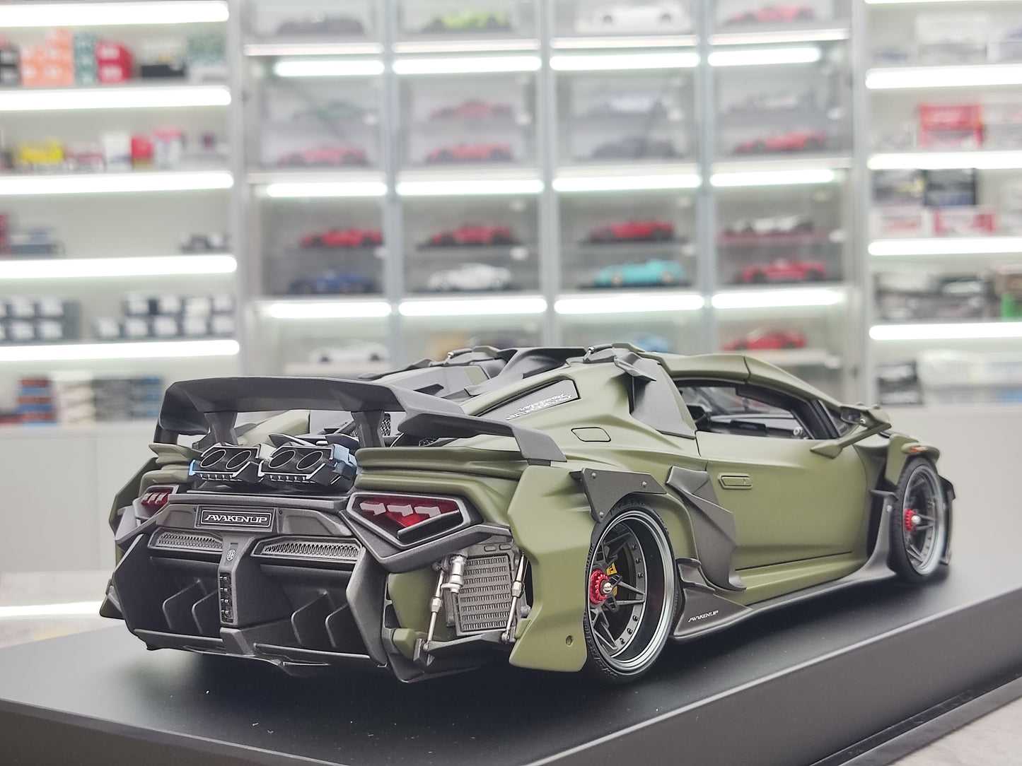 Dreamwalkers 1/18 Lamborghini Awakenup-P61 Batalgriza Limigita Eldono Simulada Modelaŭto A-D61-MG02
