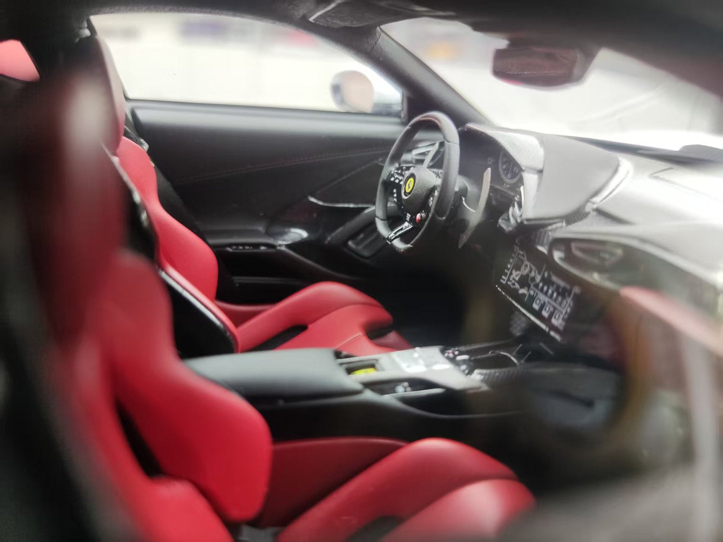 MR 1/18 Ferrari 12 Cilindri Arctic White FE043B