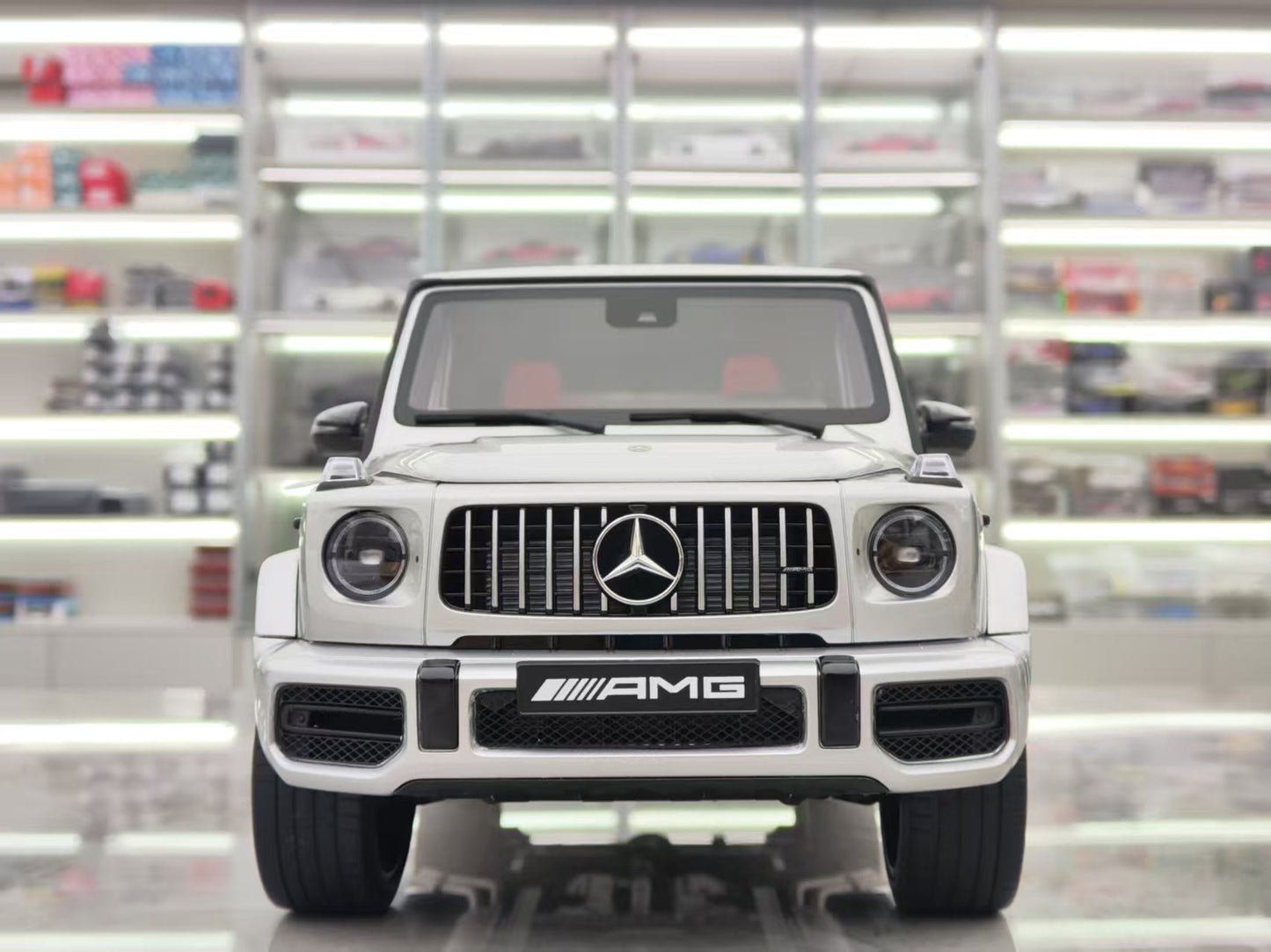 AR 1/18 Mercedes-Benz G63 AMG Silver All-Metal Opening Car Model 820808