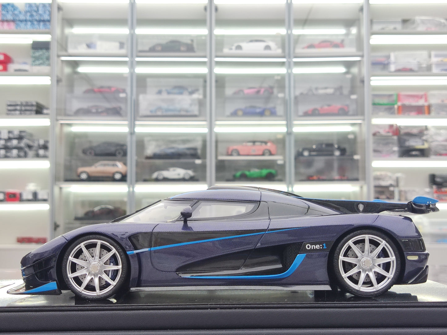 FRONTIART 1/18 Koenigsegg ONE:1 Carbon Blue FA047