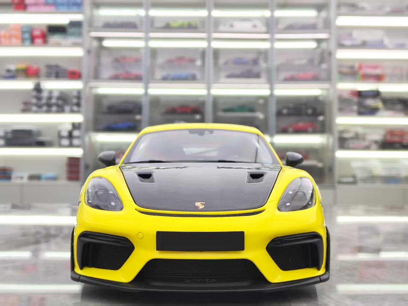 MINICHAMPS 1/18 Porsche 718 GT4RS Yellow Alloy Car Model 110062124