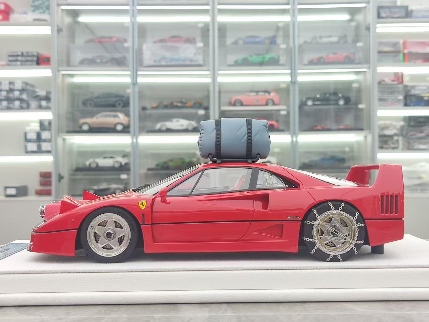 GL 1/18 Ferrari F40 Red Snow Edition Model Car JS-GL018