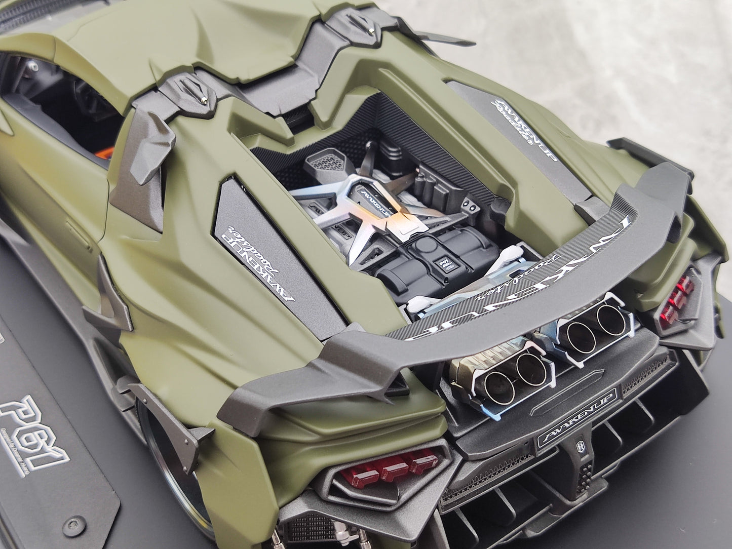 Dreamwalkers 1/18 Lamborghini Awakenup-P61 Batalgriza Limigita Eldono Simulada Modelaŭto A-D61-MG02