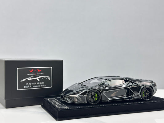 HH Model 1/18 Lamborghini Revuelto Black Luminous Crackle Pattern HH625