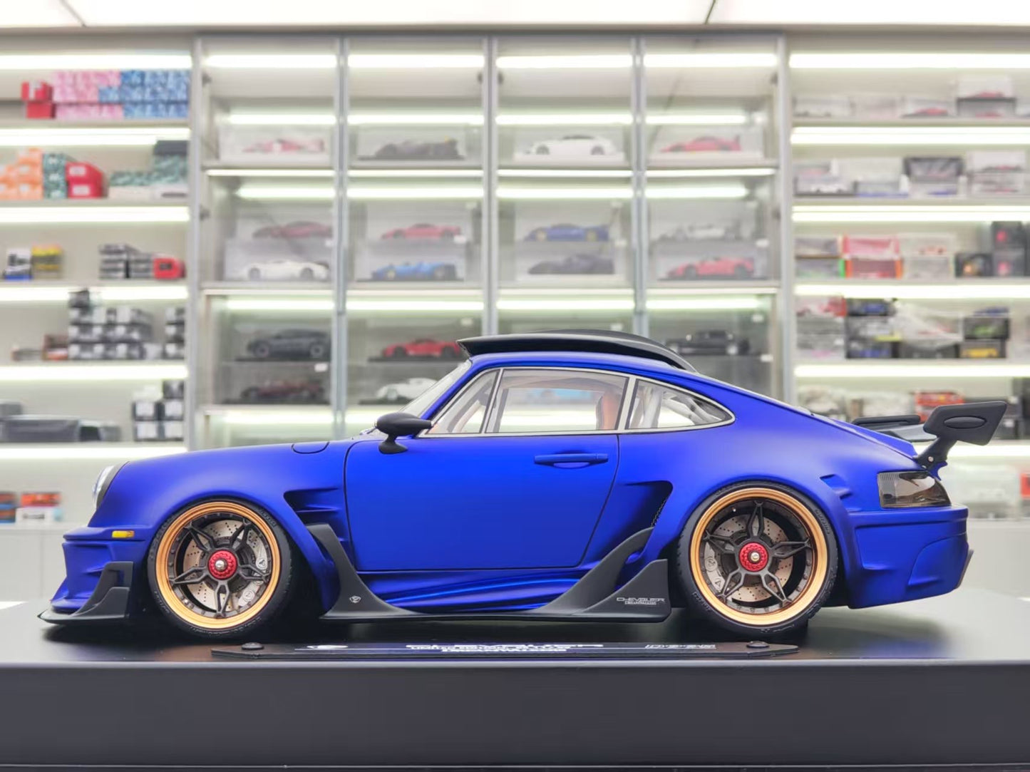 Dreamwallers 1/18 Porsche 911 Modified Blue Simulated Car Model C-D995-BS02