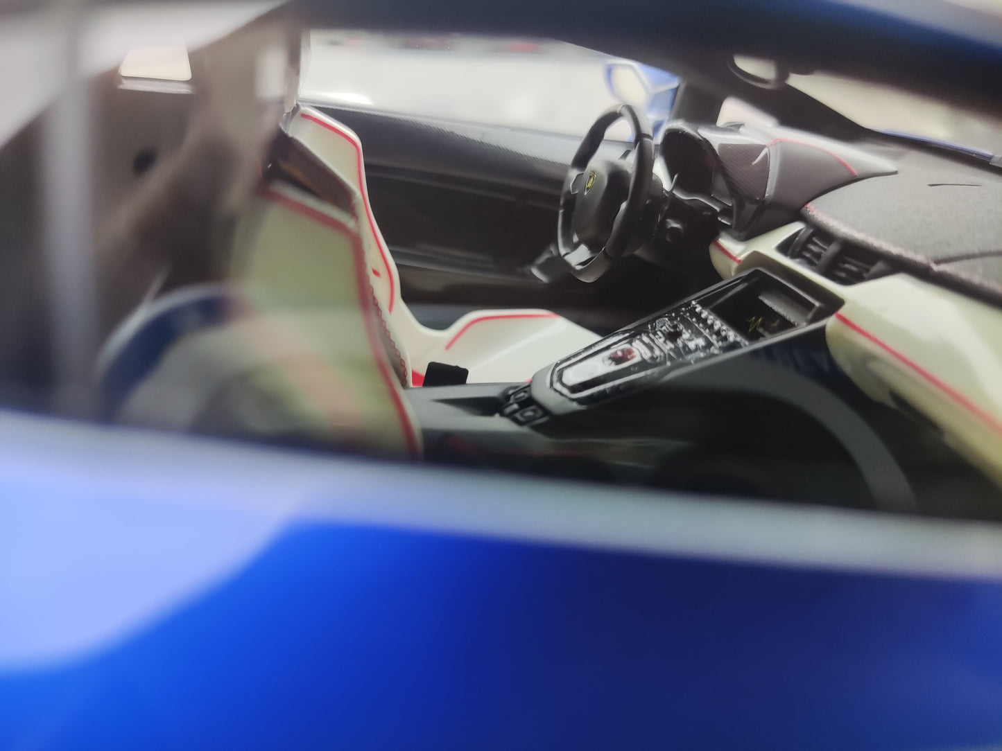 CE 1/18 Lamborghini SVJ Fluorescent Resin Car Model JS-CE004