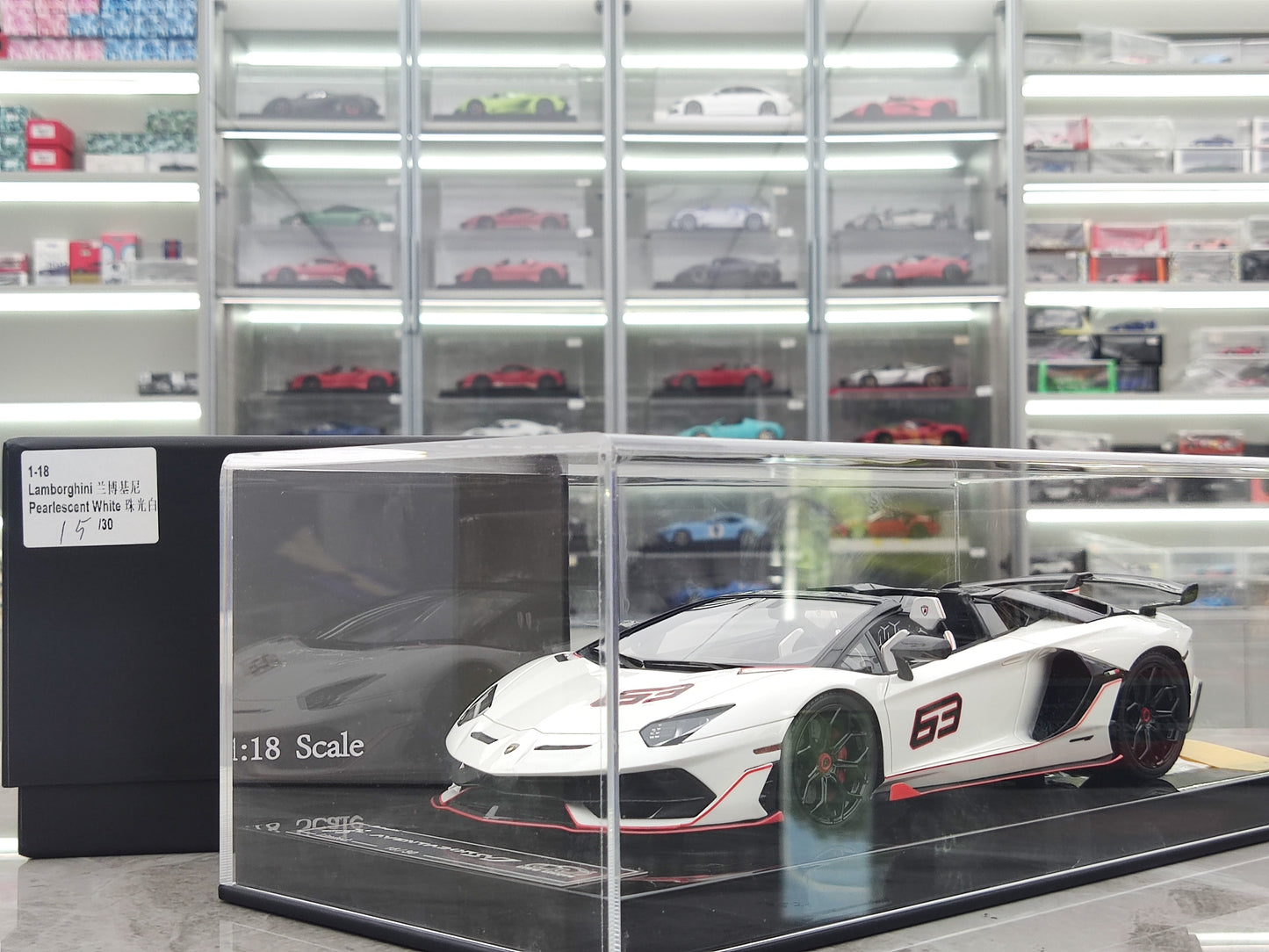 RUNNER 1/18 Lamborghini SVJ Limited Edition Model Car Collectible