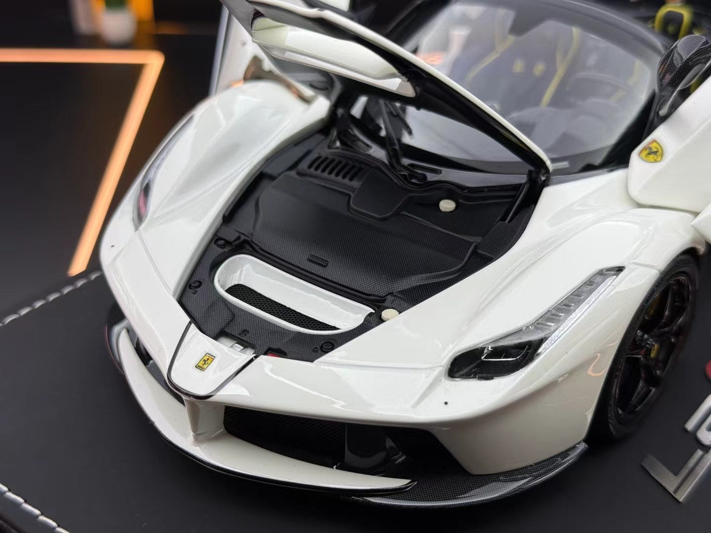 BBR 1/18 Ferrari LaFerrari Aperta Avus White 03/24 DDJ021