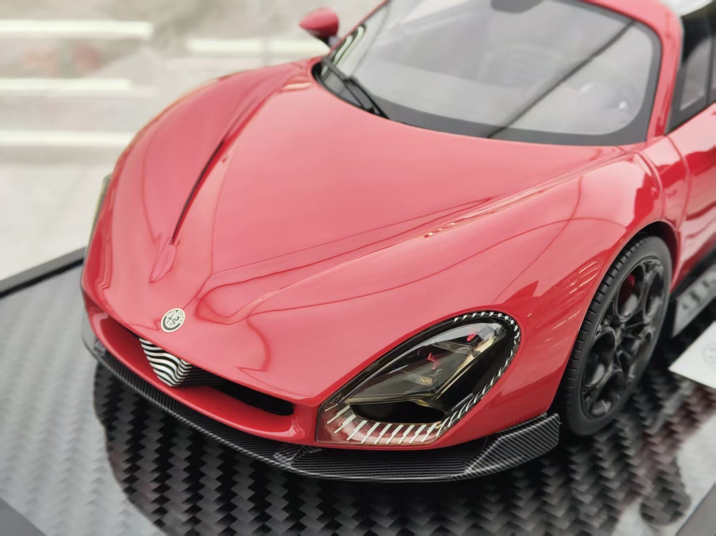 BBR 1/18 Alfa Romeo 33 Stradale Carbon Base Red Black Wheels Car Model P18264BCH