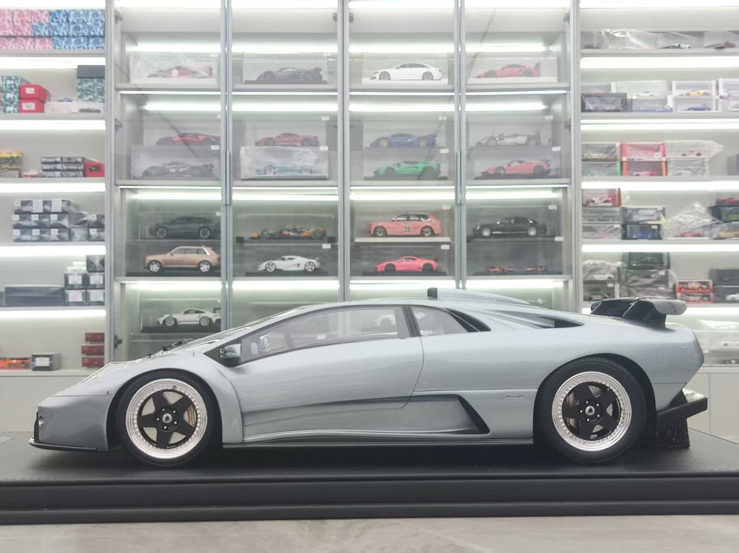 GL 1/12 Lamborghini Diablo GT Metallic Gray Model Car JS-GL006