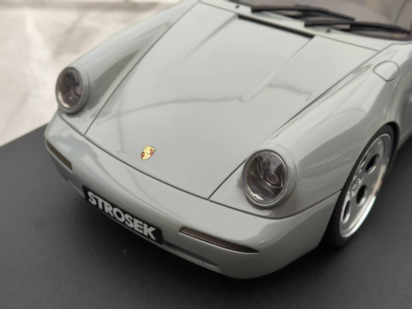 GT SPIRIT 1/18 Porsche Strosek Mega 30 Jaguar Car Model GT924