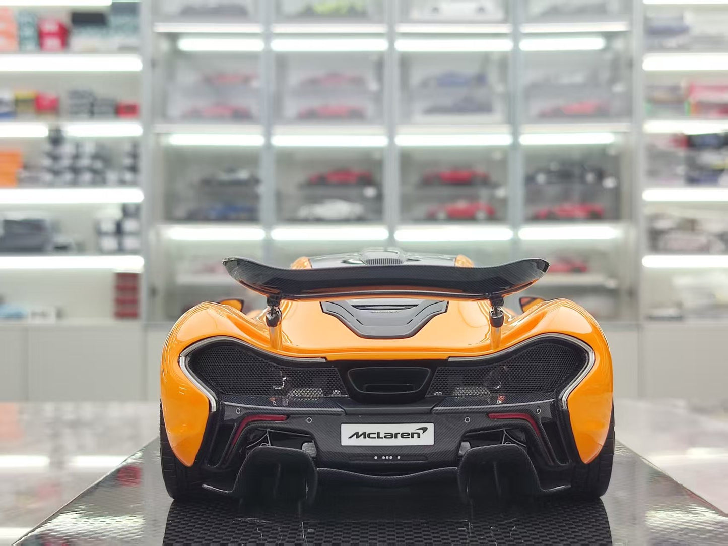 DM 1/18 McLaren P1 Orange and Black Wheels Custom Edition MP998B