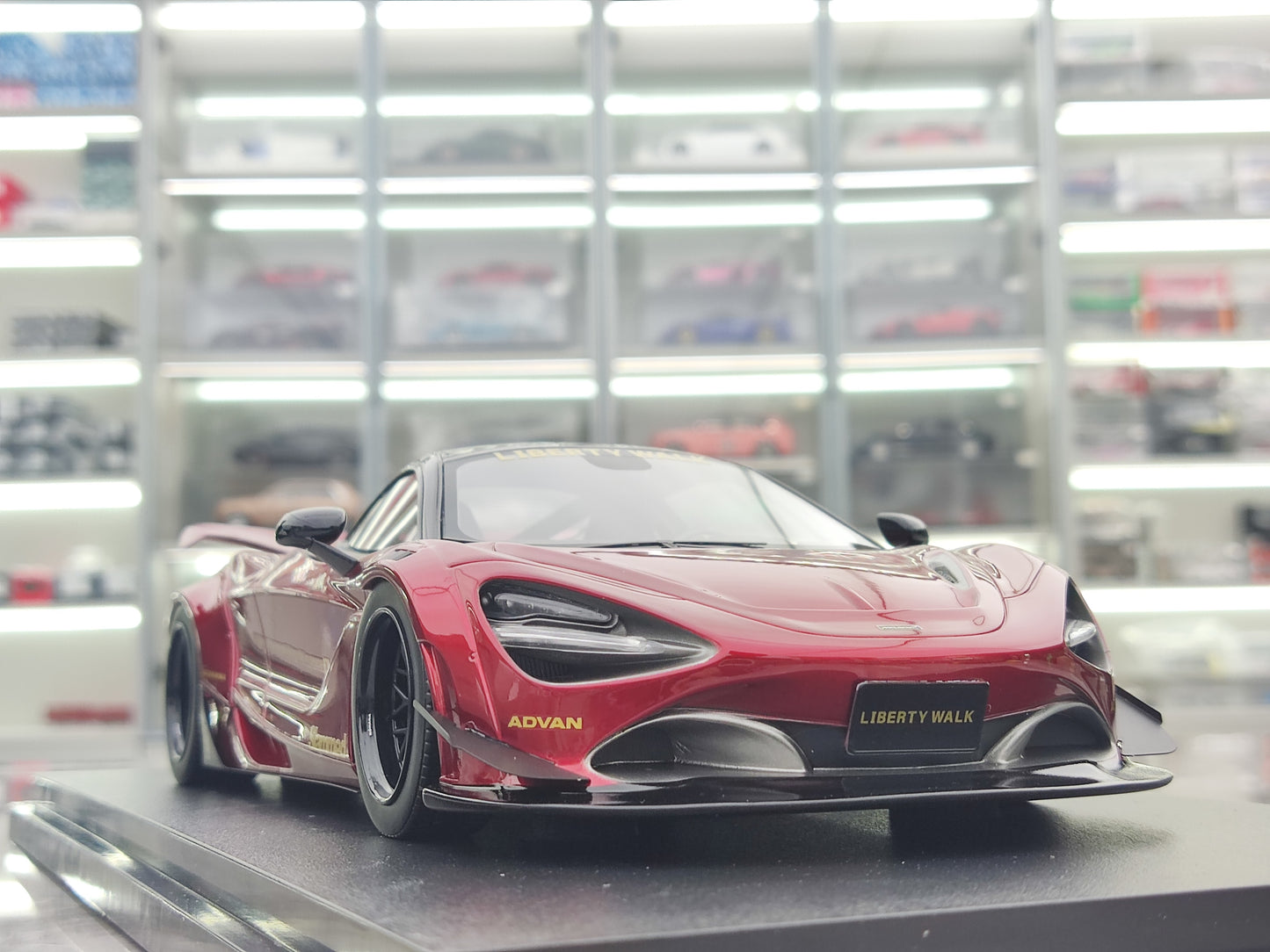 Topspeed 1/18 McLaren 720S LB Works Gem Red TS0599