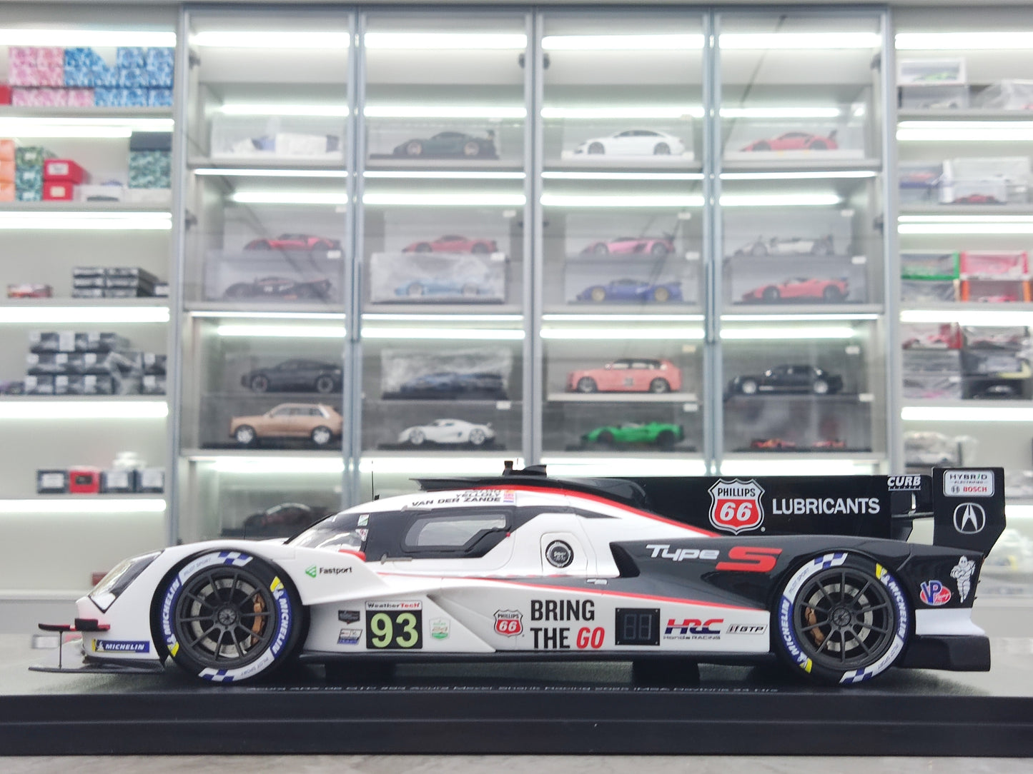 Topspeed 1/18 Acura ARX-06 GTP #93 Acura Meyer Shank Racing White Livery TS0631