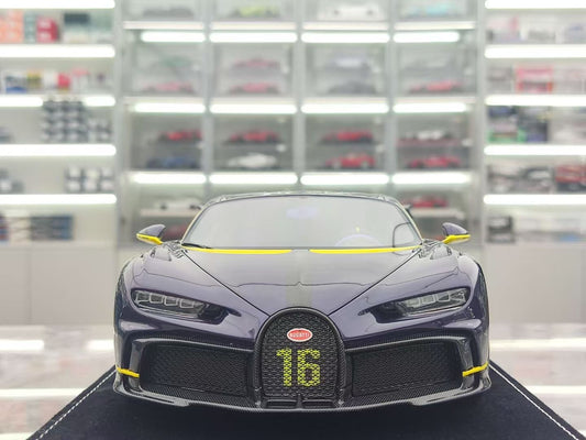 HH Modelo 1/18 Bugatti Chiron Pur Sport Malhelviola HH456