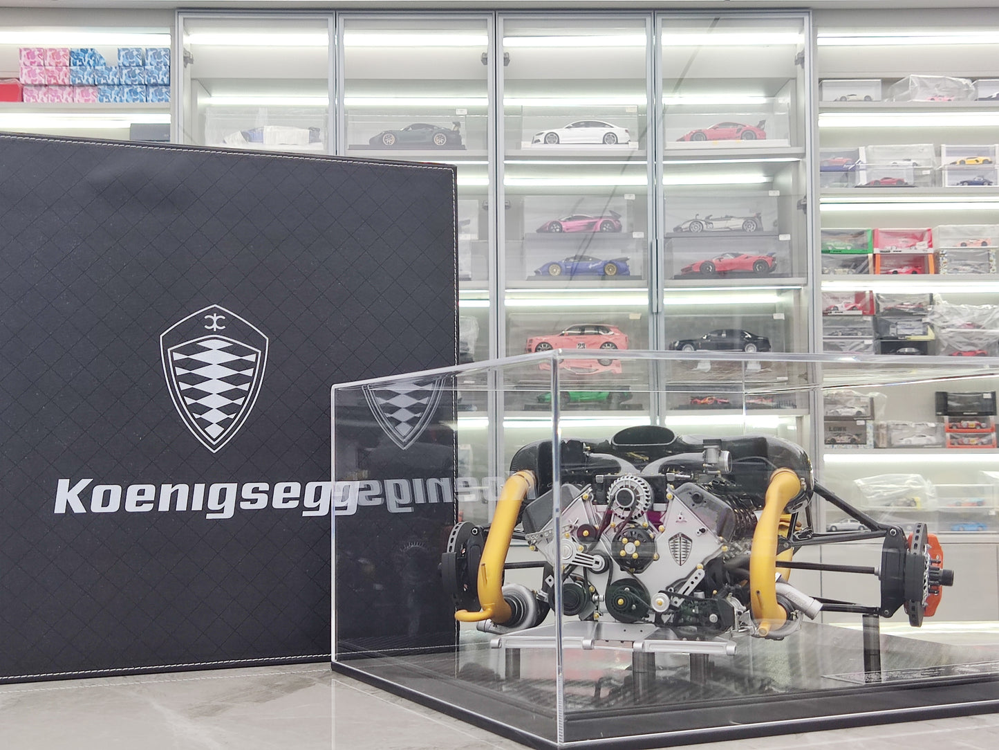 FRONTIART 1/6 Koenigsegg ONE:1 Engine Gold FA20221123-1