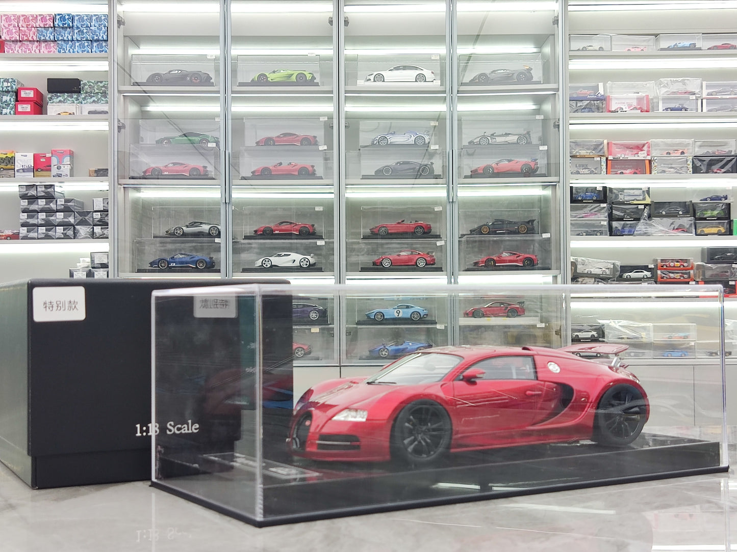 UU 1/18 Bugatti Veyron Electroplated Red Resin Car Model JS-UU003