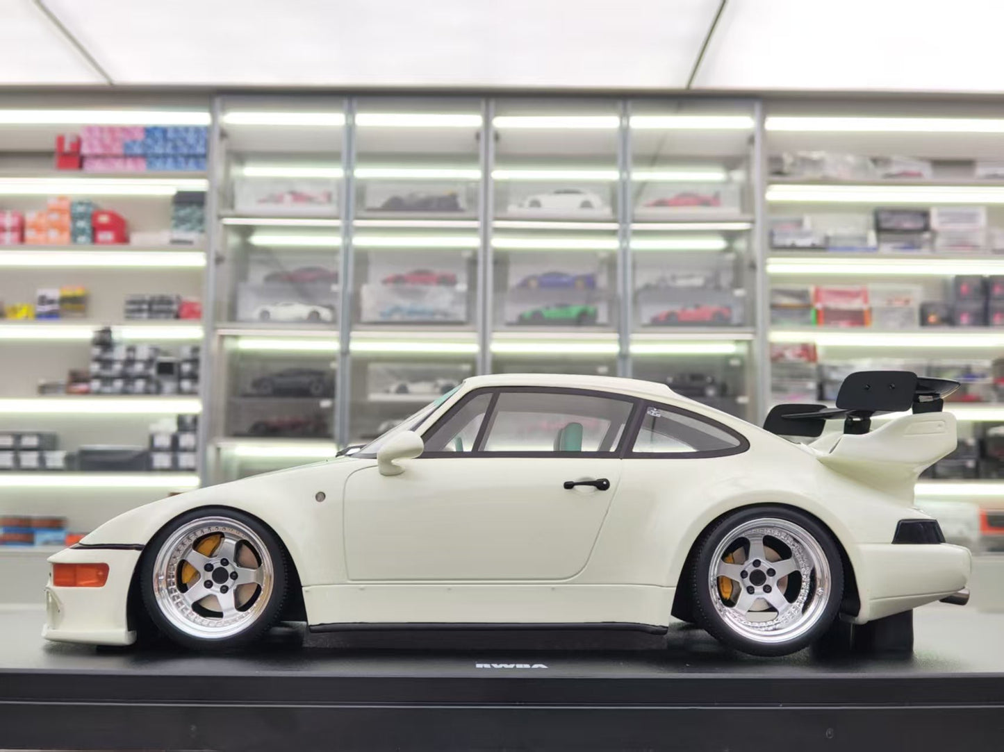 GT SPIRIT 1/18 Porsche RWB Car Model GT506