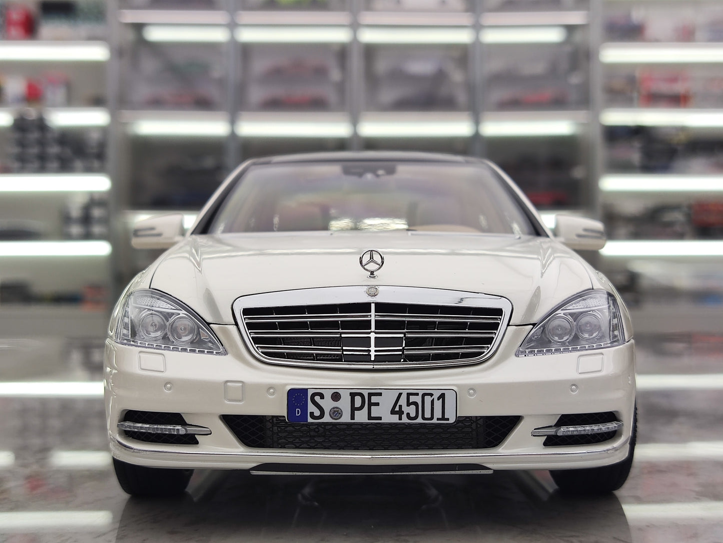 MOTORHELIX 1/18 Mercedes-Benz S-Class S600L (W221) White Alloy Car Model MH308