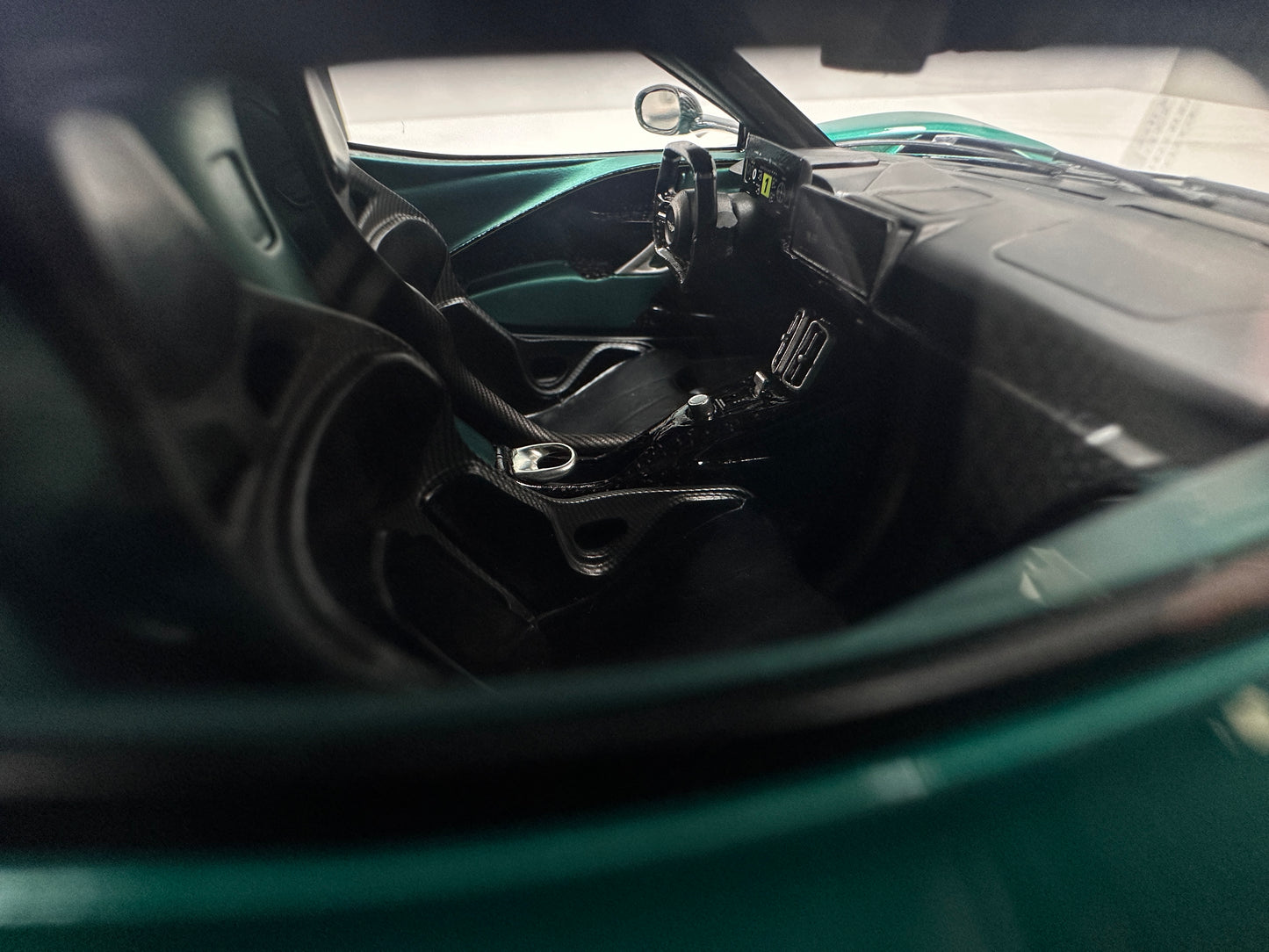 TopSpeed 1/18 Aston Martin Valhalla Podium Green TS0710