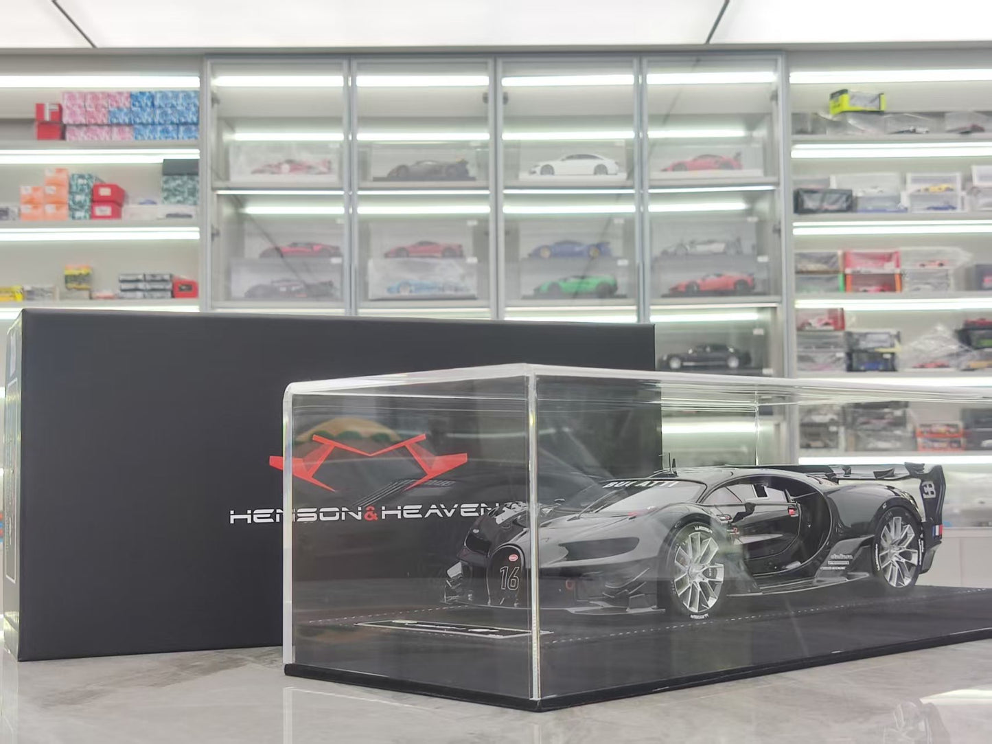 HH Model 1/18 Bugatti Vision GT Diamond Black/Black Carbon Fiber Model Car HH485